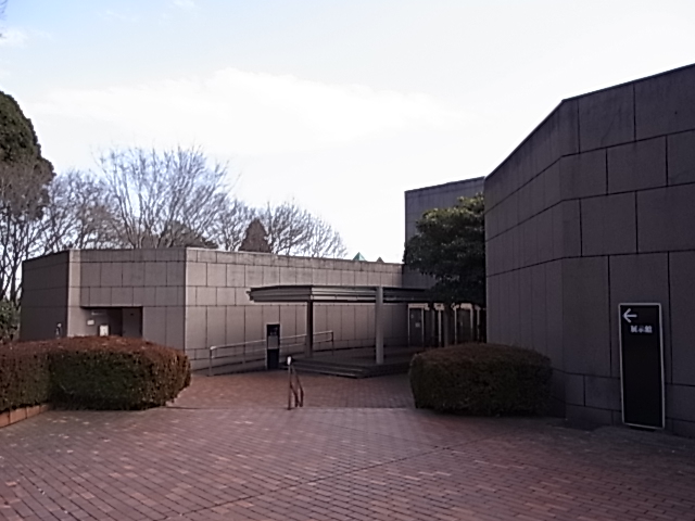 埼玉県立嵐山史跡の博物館の玄関