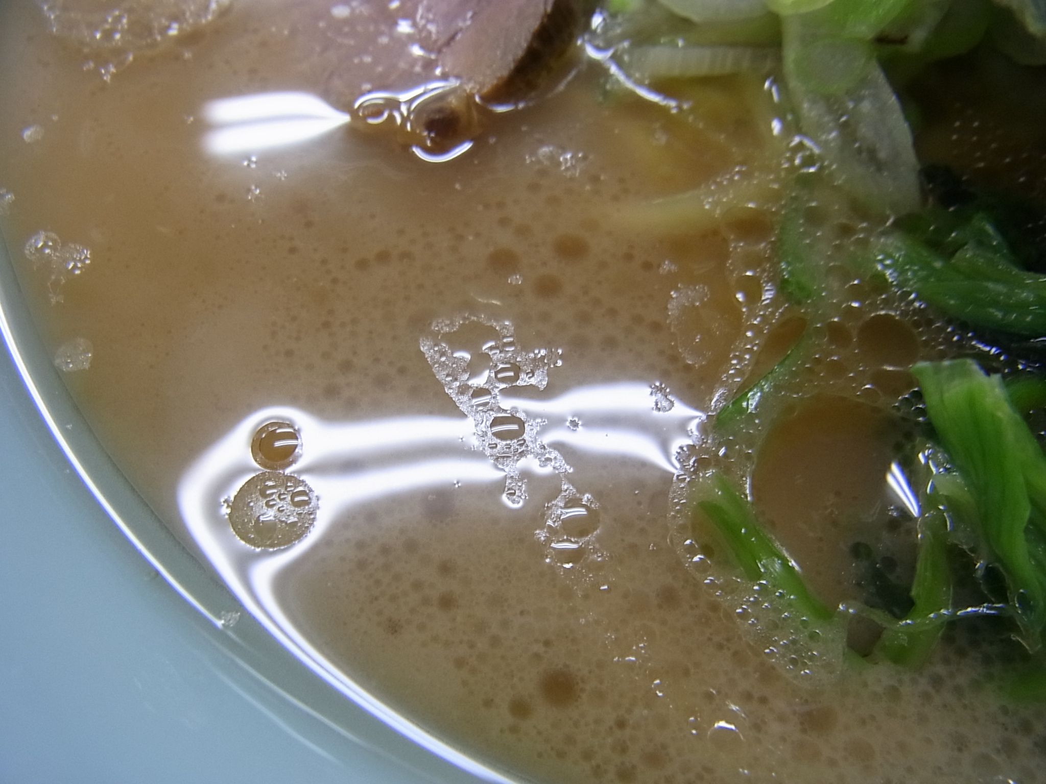 山岡家のラーメンのスープ