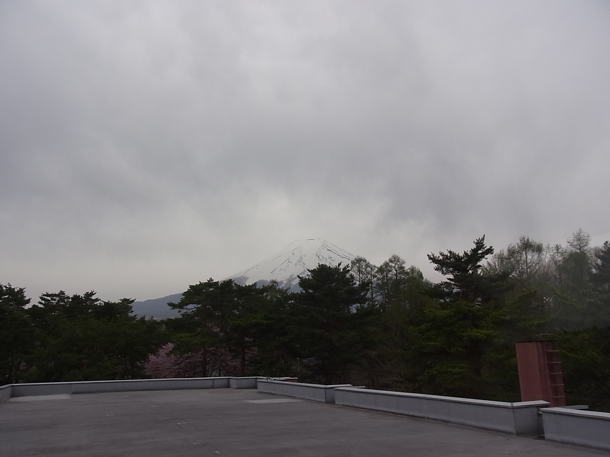 富士吉田市歴史民俗博物館の屋上から見た富士山