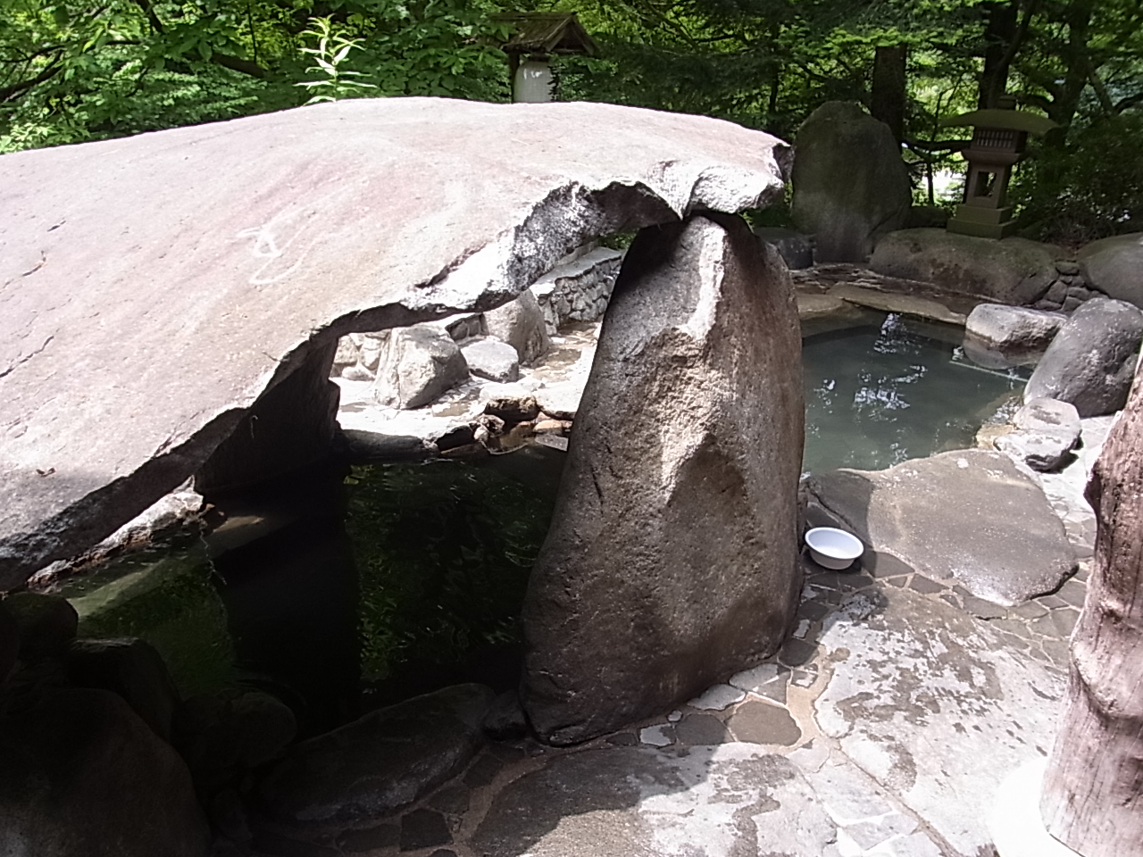 裂石温泉雲峰荘の露天風呂