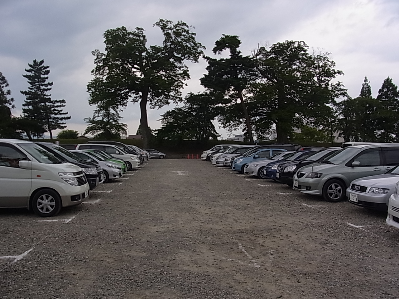 鶴ヶ城の駐車場
