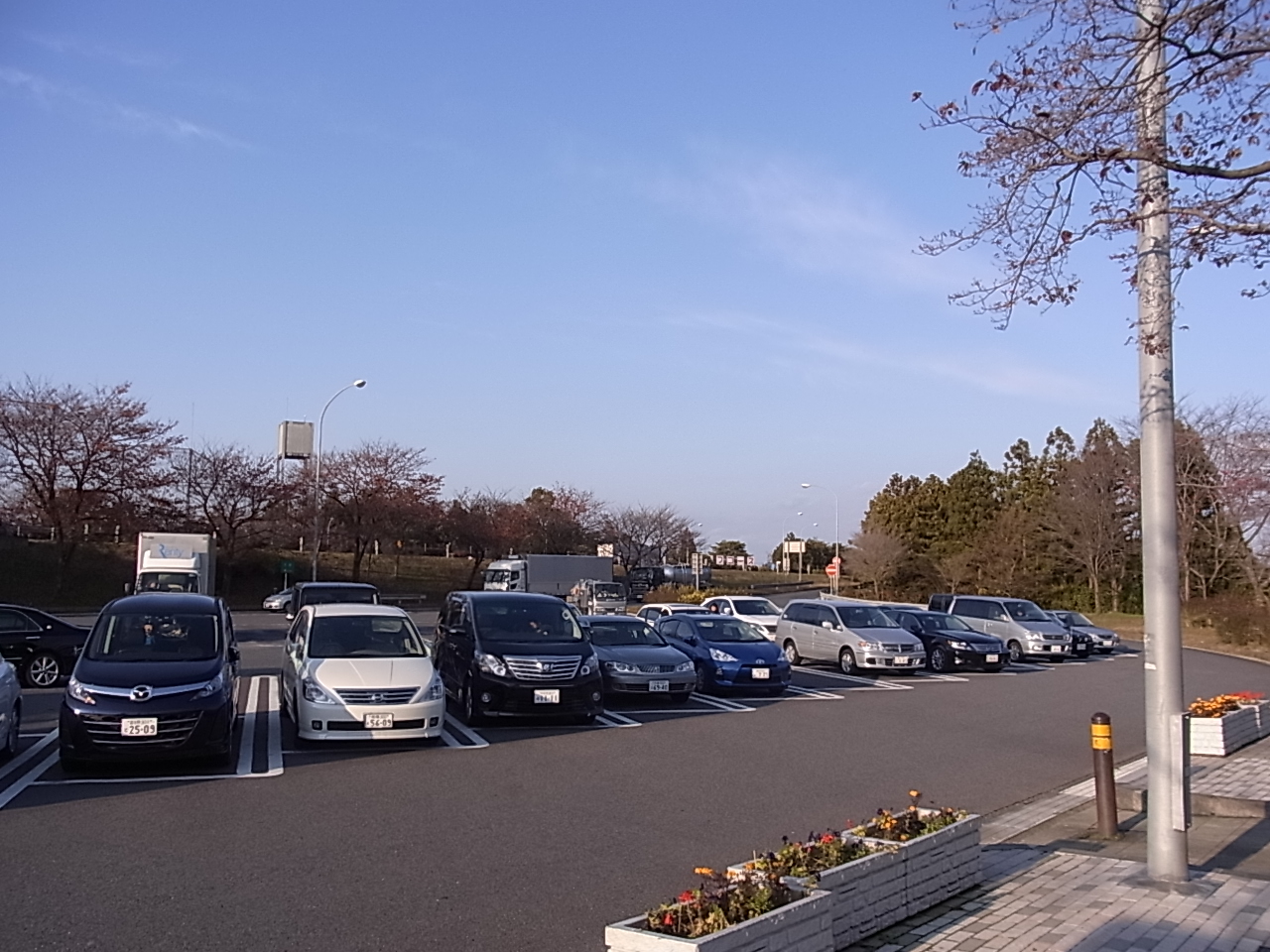 谷田部東パーキングエリアの駐車場