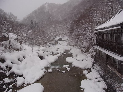 冬の宝川温泉