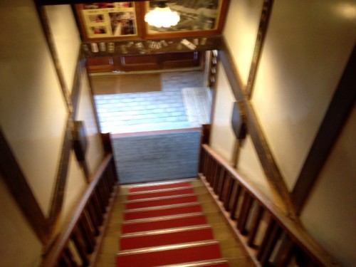 積善館本館の階段