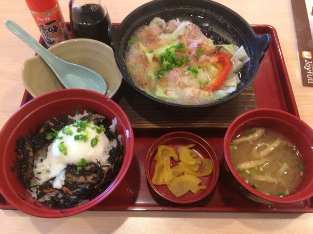 ジョイフル 東京稲城店で「ひじきご飯と豚しゃぶのみぞれ煮朝食」