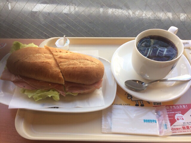 飯田橋駅東口ののドトールコーヒーでミラノサンドA