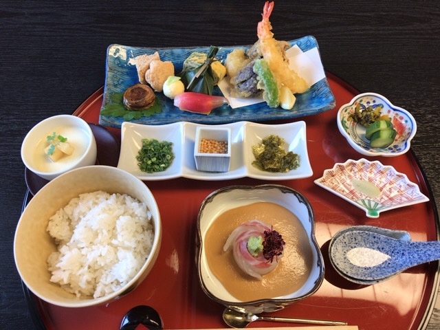 小田急ホテルセンチュリー相模大野　日本料理「 つつじの茶屋」でランチ
