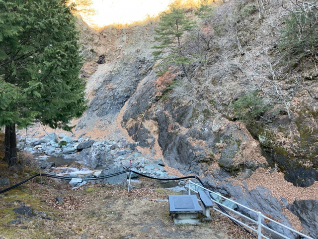 新倉断層　フォッサマグナ　糸魚川静岡構造線