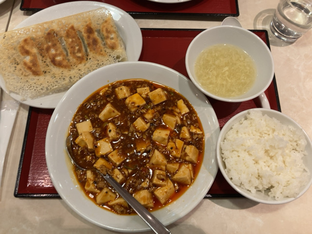 麻婆豆腐と餃子のセット
