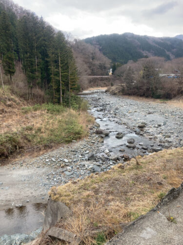 道志川の流れ