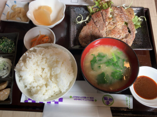 定食屋とんとん ポークソテー定食