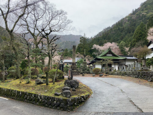 久遠寺の門前町