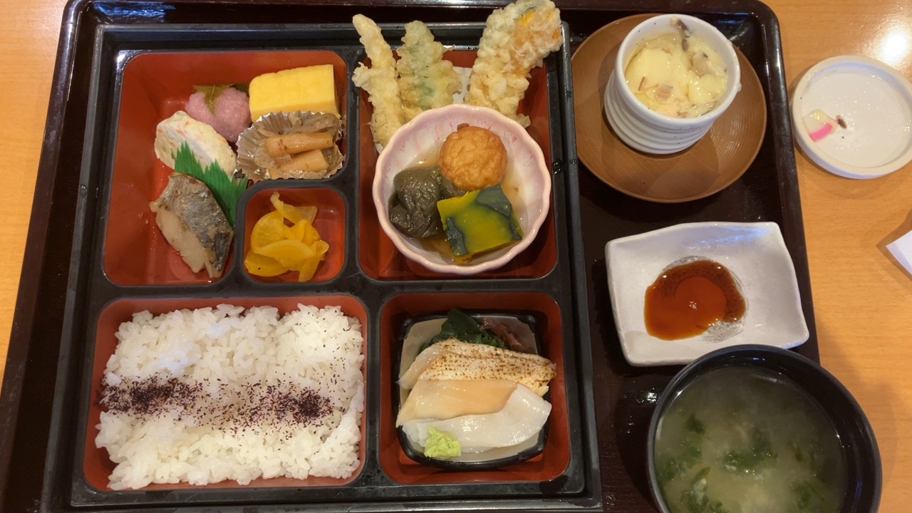 坂戸天然温泉ふるさとの湯に併設されているお食事処こまの郷でふるさと御膳