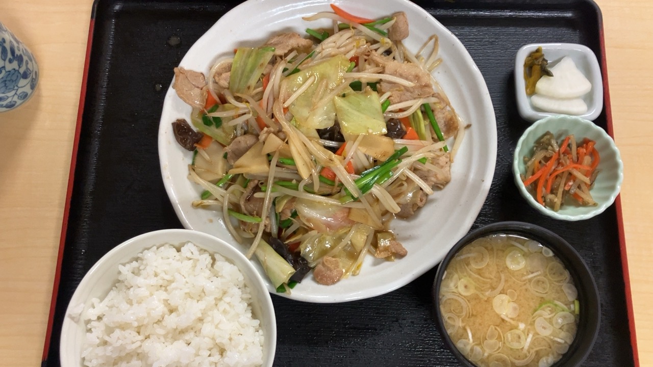 東松山市の金ちゃん食堂で肉野菜炒め定食