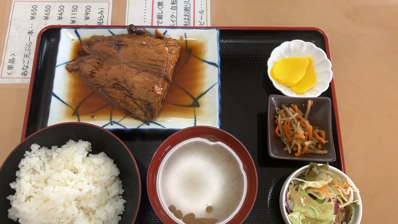 木更津のかもめ食堂の煮魚定食