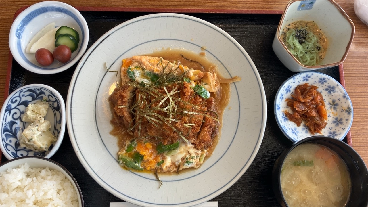 吉膳のかつ煮定食