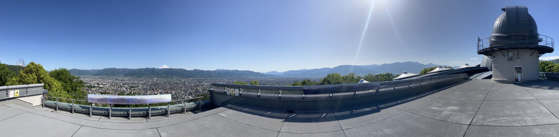 山梨県立科学館からの眺め