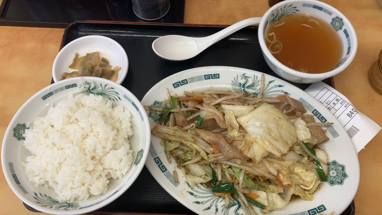 6月の猛暑の中で千駄ヶ谷にある日高屋で肉野菜定食