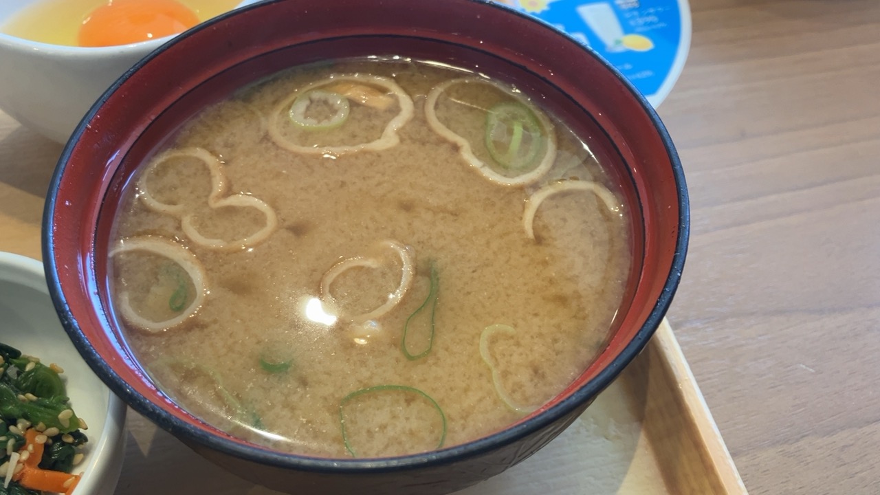 茜美人の卵かけご飯の朝食