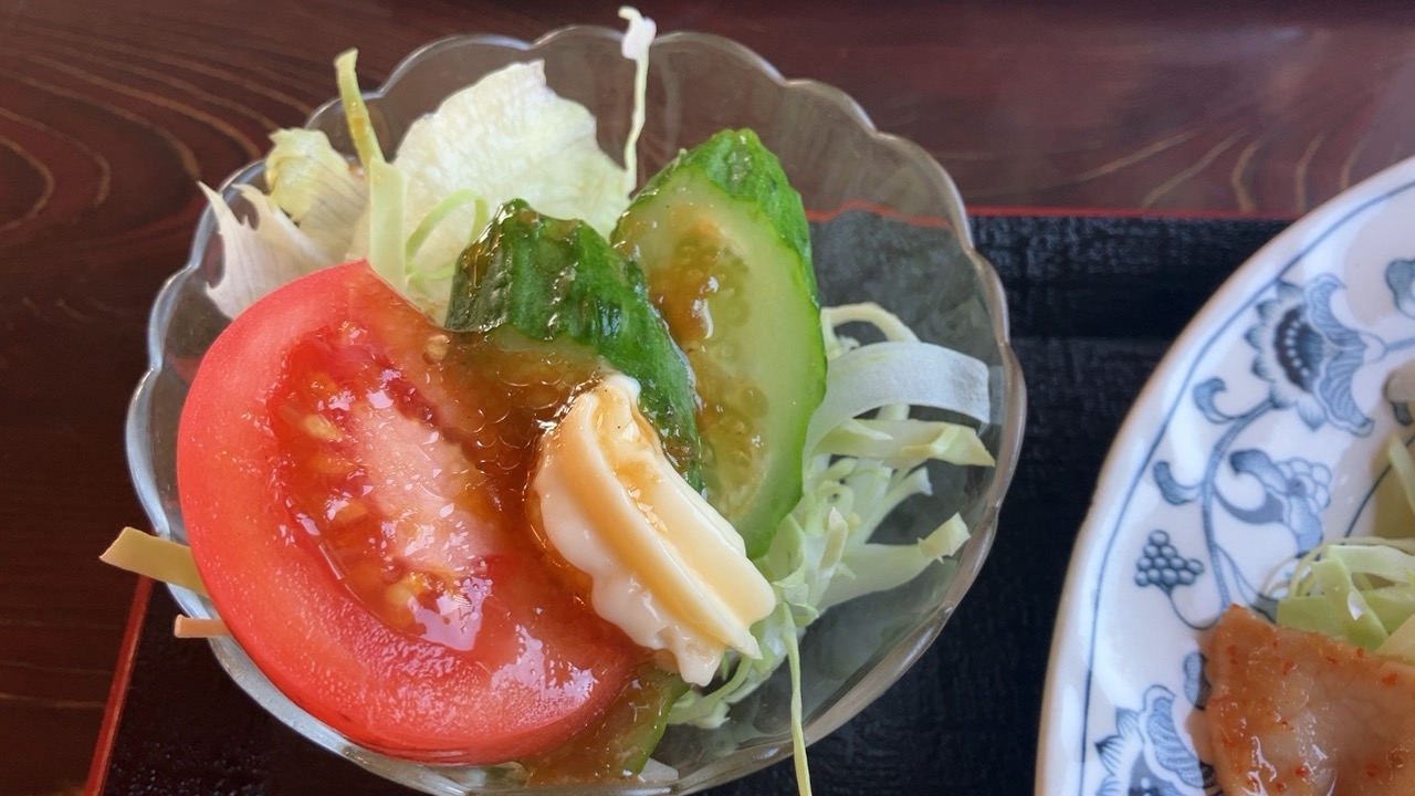 焼肉定食のサラダ